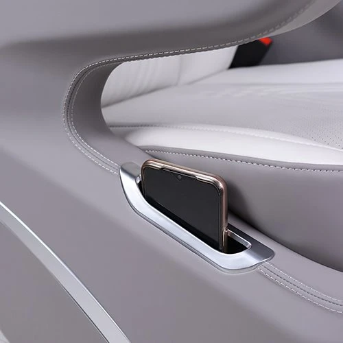 Deluxe Captain's Chair with Phone Charging Case