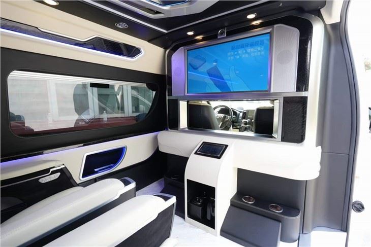 Βασισμένο στο Toyota Hiace Luxury Partition Wall
